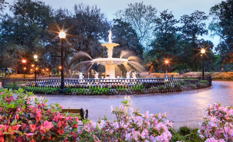 springtime in savannah - forsyth fountain